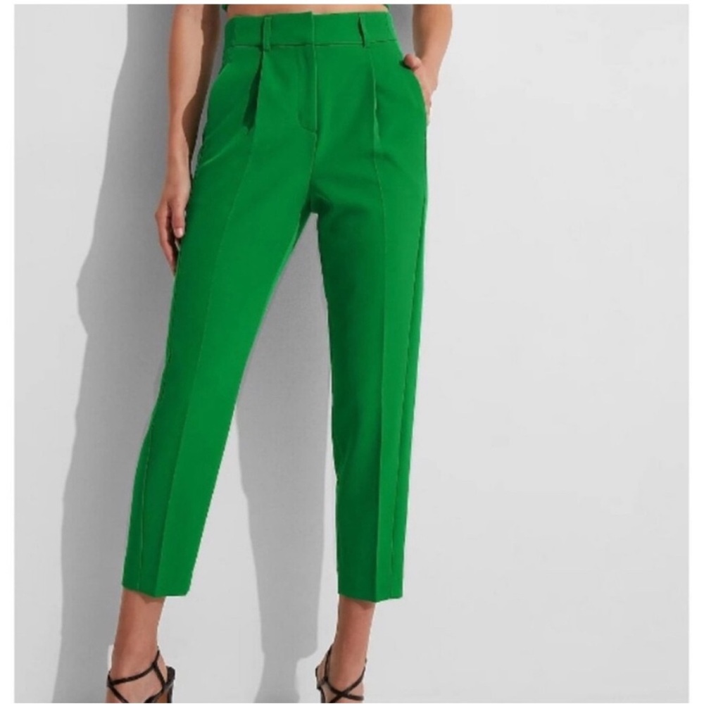 Express Vibrant Green Cropped Pants Ankle high rise 8 with pleats